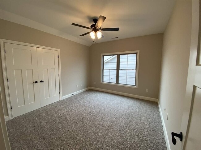 Building Photo - 527 Cumberland Pointe Ln