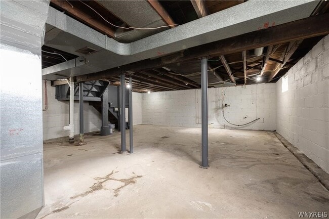 Building Photo - 58 Montrose Ave