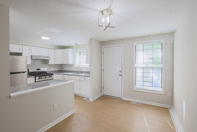 Building Photo - Beautiful 3 Bedroom Home with 2.5 Bathrooms