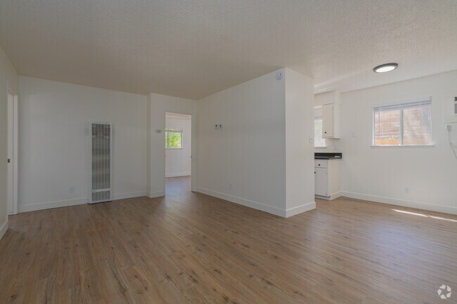 2BR, 1BA - 682SF - Living Room - Shasta Pines