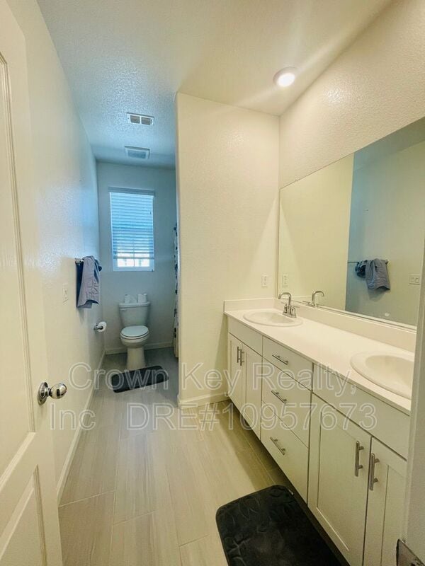 Building Photo - 6425 Dan Havicus Dr