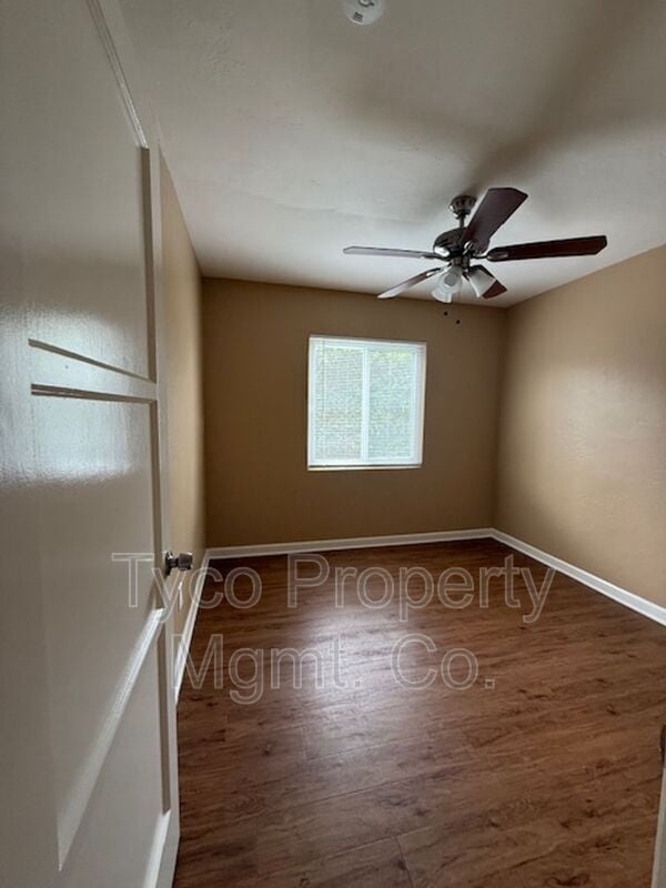 Building Photo - 1305 Crann Ave