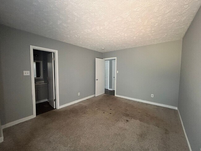 Building Photo - 6466 Kelmscot Ct