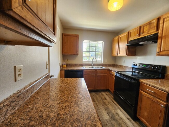 Building Photo - Bed 2 Bath, 2 car garage (SW Ocala/ Marion Oaks)