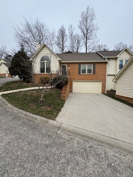 Building Photo - 1112 Greywood Dr