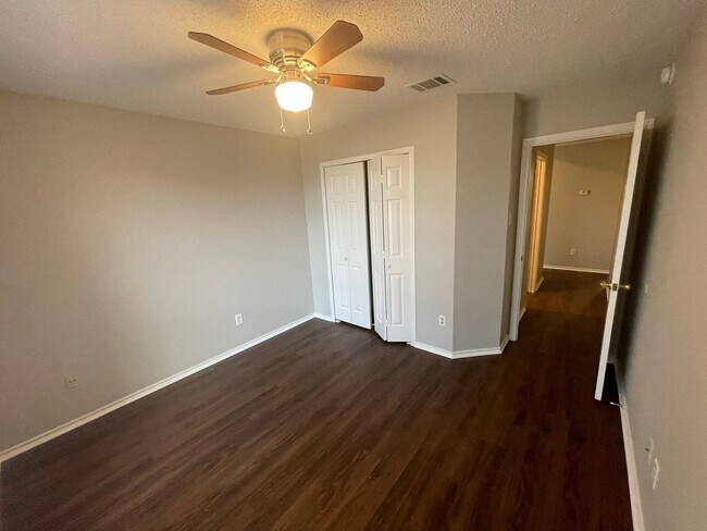 Building Photo - 3625 Cheyenne St