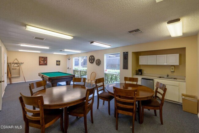 Building Photo - 254 Sequoia Ct