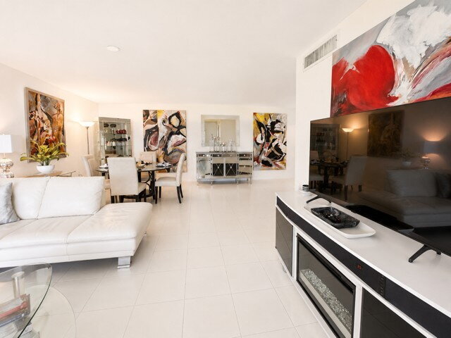 Building Photo - Meticulous Gulf front condo with unobstructed views of the clear blue water.