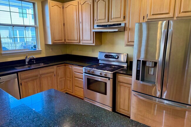 Building Photo - 14614 Stream Pond Dr