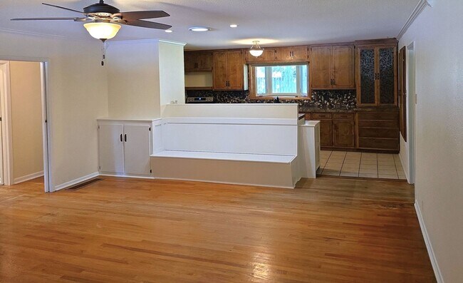 Primary Photo - Lawn Care Provided!! 4 Bed, 2 Bath, Double...