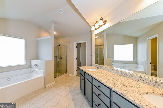 Building Photo - 272 Villa Grande Dr