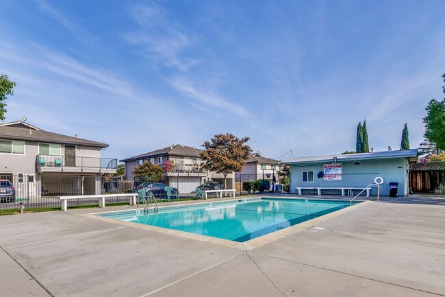 Building Photo - 2 Bedroom Condo Style Unit in South San Jo...