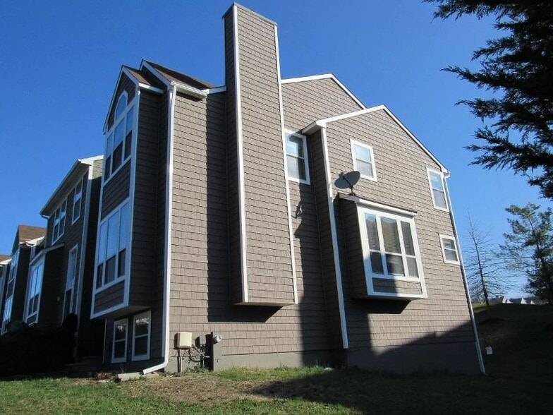 Building Photo - 7734 Chatfield Ln