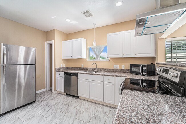 Building Photo - 4146 Brinkley St