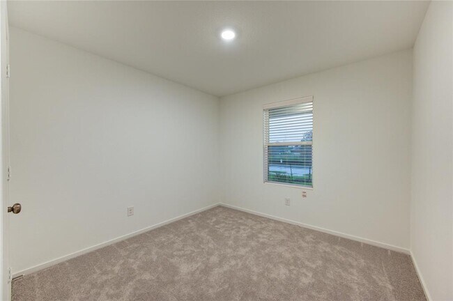 Building Photo - 1610 Birch Wood Dr