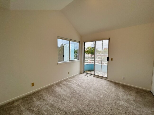 Building Photo - Capitol Hill Townhouse