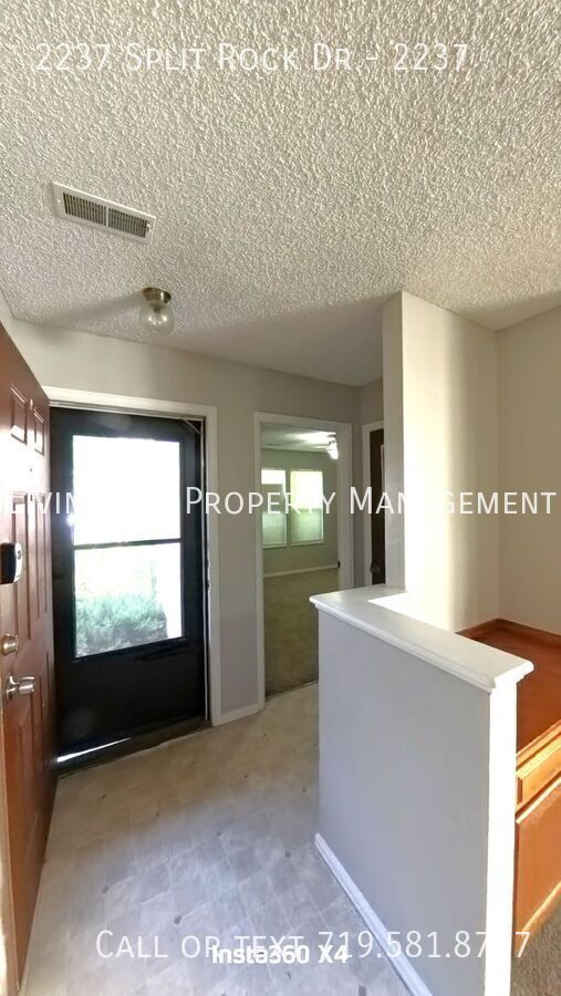 Building Photo - 2237 Split Rock Dr