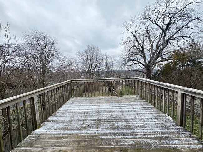 Building Photo - 5 Bedroom/ 2 Bathroom on Fairview Mins. from UC Campus Only $600/pp ($3,000/mo)!