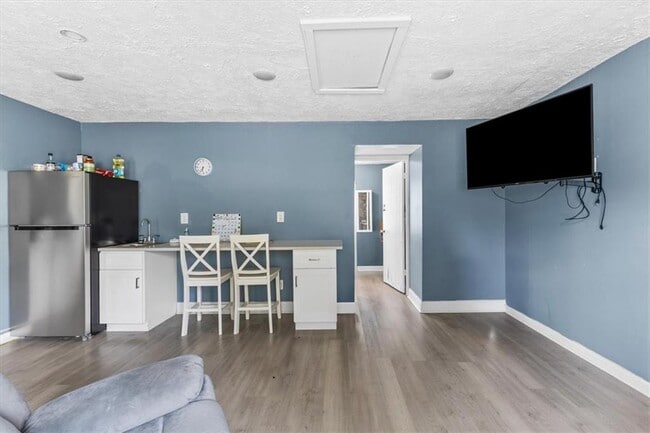 Building Photo - 661 Bantry Ln
