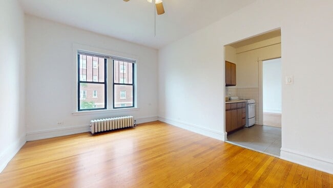 Interior Photo - 5300-5308 S. Hyde Park Boulevard