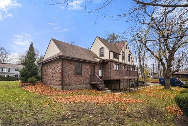 Building Photo - 28 Exmoor Rd