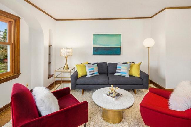 Building Photo - 711 N 68th St