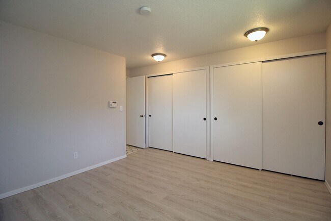 Building Photo - Freshly Remodeled Sprawling 3 Bed, 2 Bath ...