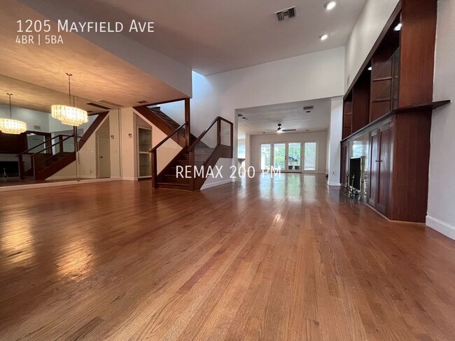 Building Photo - 1205 Mayfield Ave