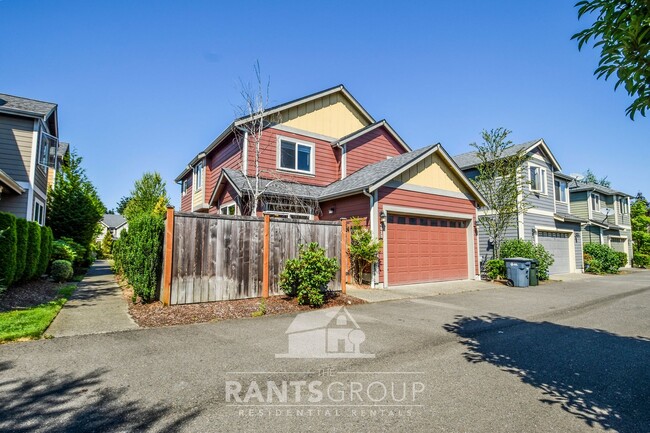 Building Photo - Beautiful Home In Puyallup! Easy JBLM Comm...