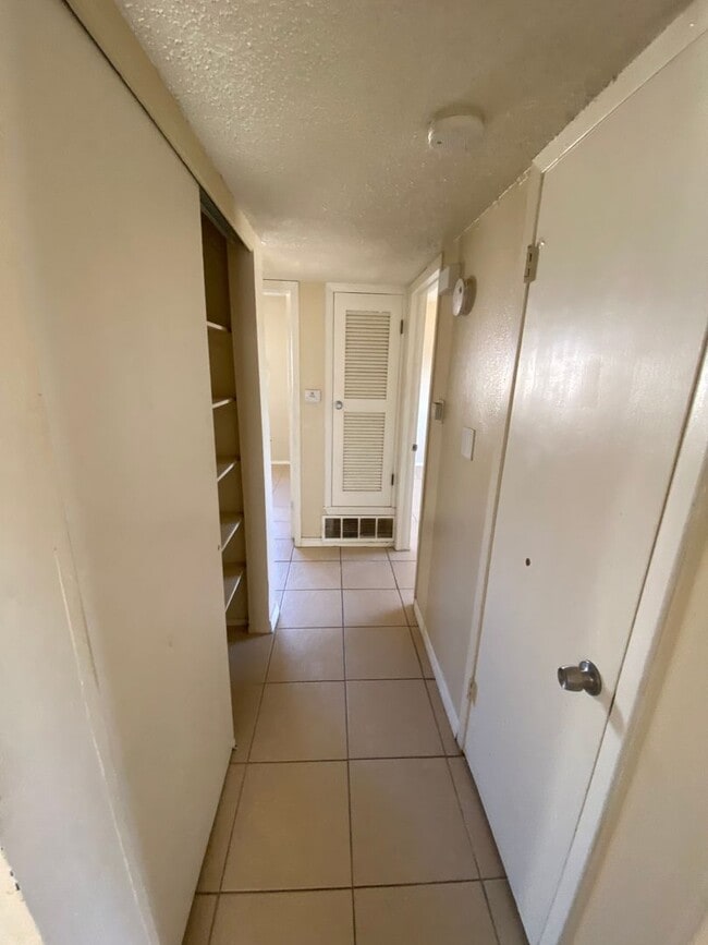 Building Photo - Northeast Home for Rent