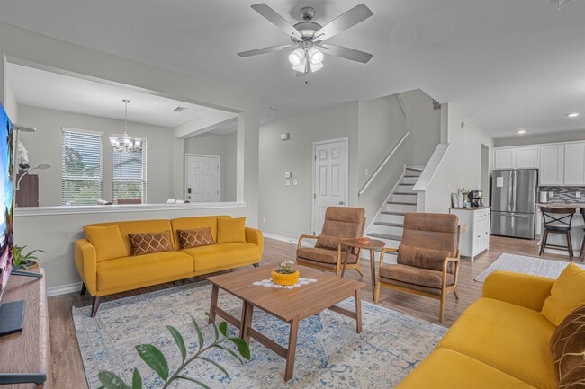 Building Photo - 1506 Sombras Dr