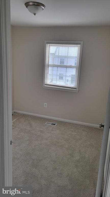 Building Photo - 2055 Pilgrim Dr