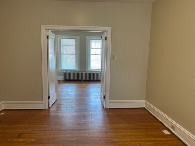 Building Photo - 624 E King St