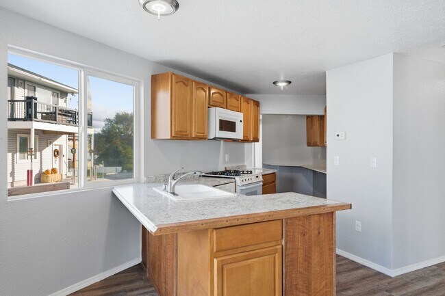 Building Photo - 3118 E Marietta Ave