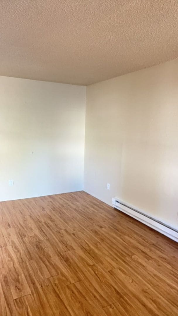 Building Photo - (858) Foxfire Apartments - 2 Bedroom / 1 Bathroom - Updated