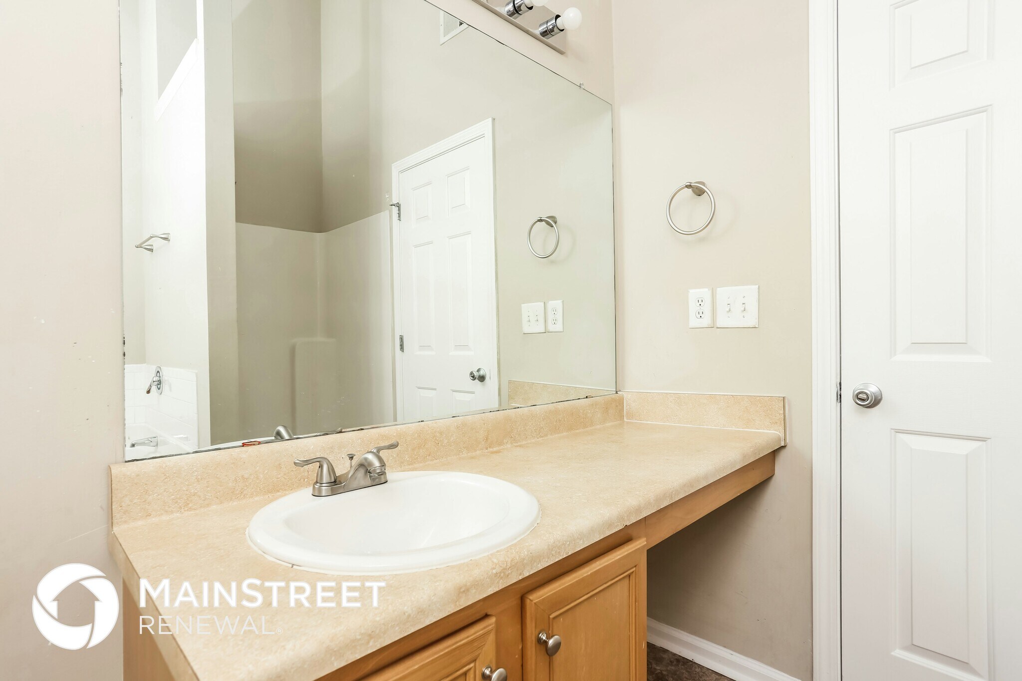 Building Photo - 680 Escalade Dr