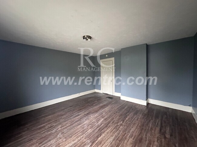 Building Photo - 1101 Chandler-