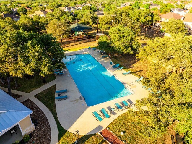 Building Photo - Gated Community - Resort Amenities