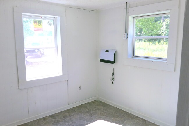 Building Photo - 216 Bonita Ln