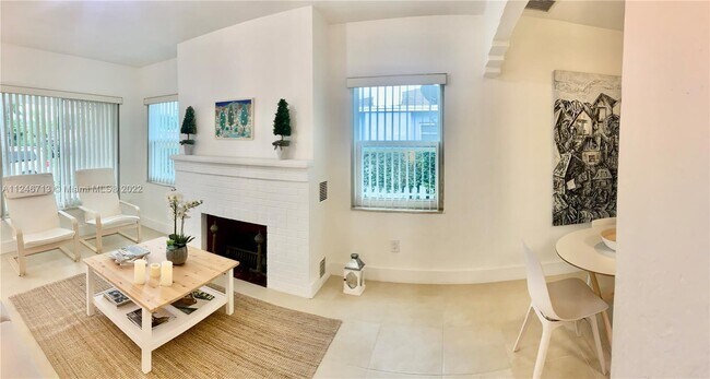 Building Photo - 2724 SW 34th Ct