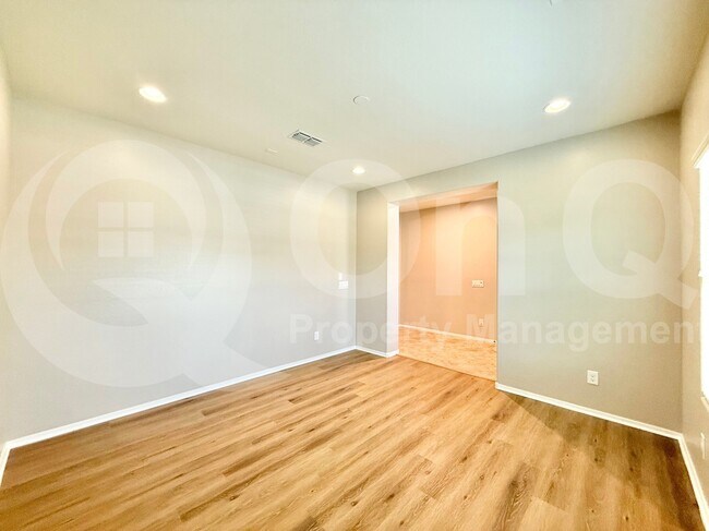 Building Photo - 10831 W Bronco Trail