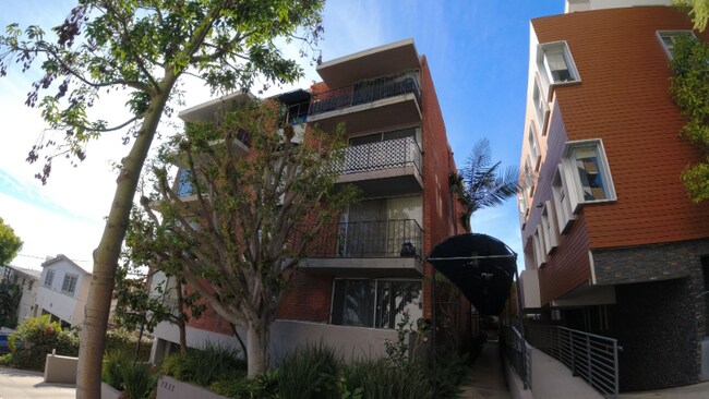 Building Photo - 1211 Horn Ave