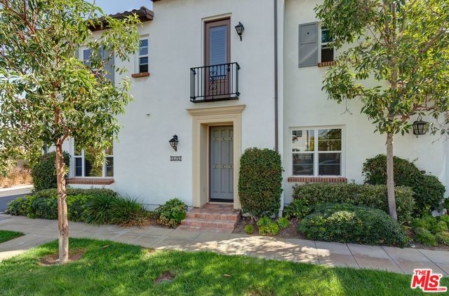 Building Photo - 494 Santa Maria St