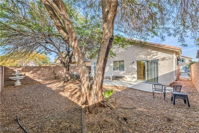 Building Photo - 5817 Golden Wing St