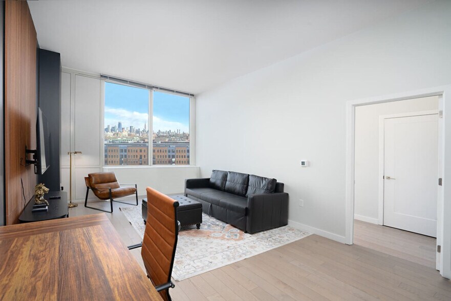 Building Photo - 824 Madison St