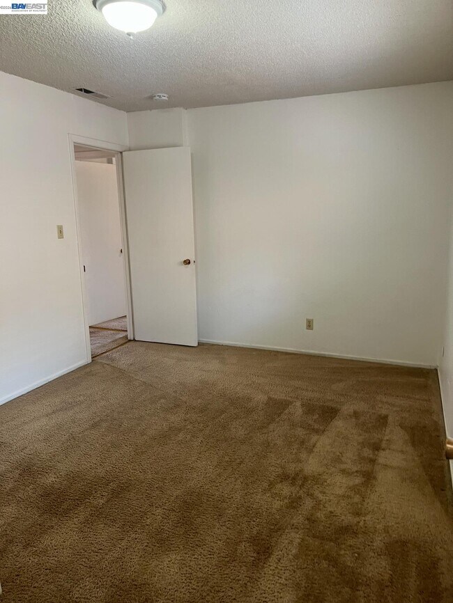 Building Photo - 954 F St