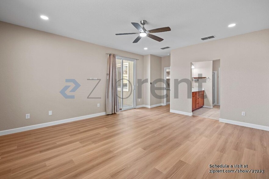 Building Photo - 8106 Westport Cir