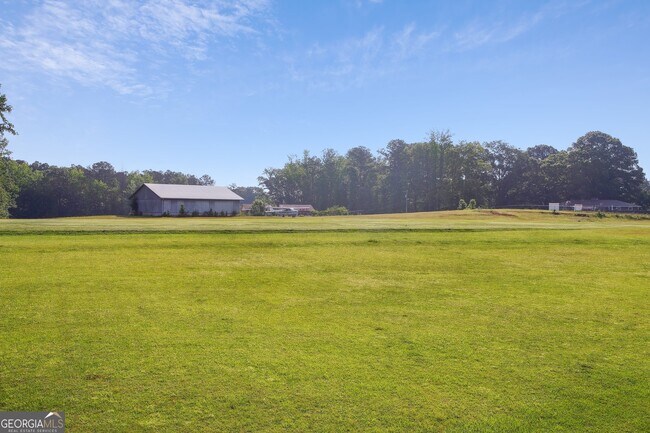 Building Photo - 120 Red Fox Run