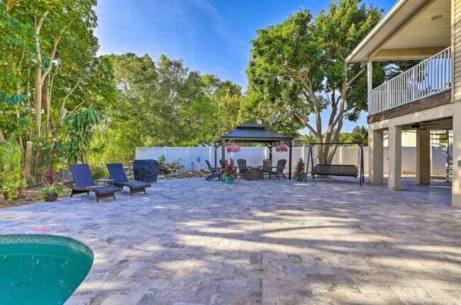 Building Photo - 2181 Poinciana Dr