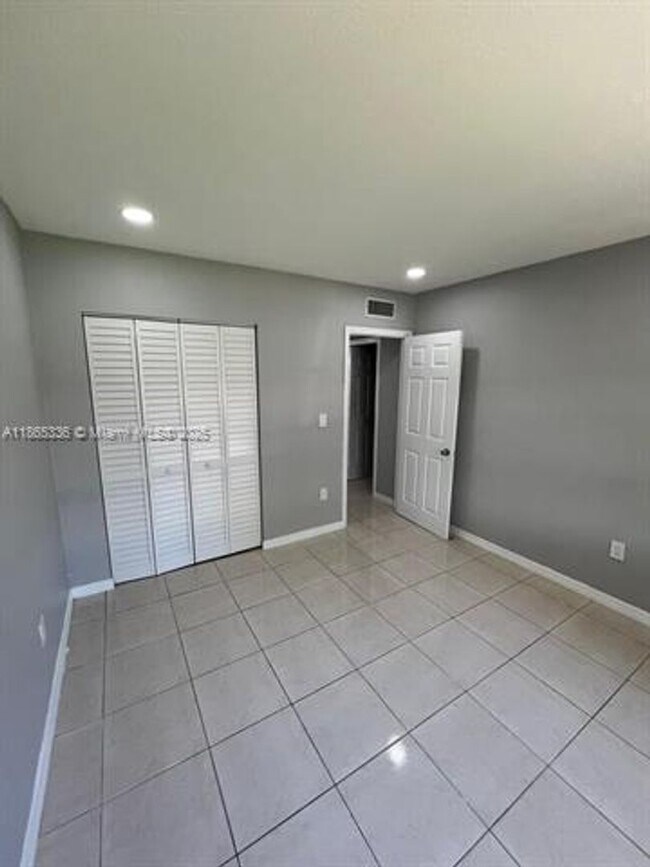 Building Photo - 7953 SW 104th St